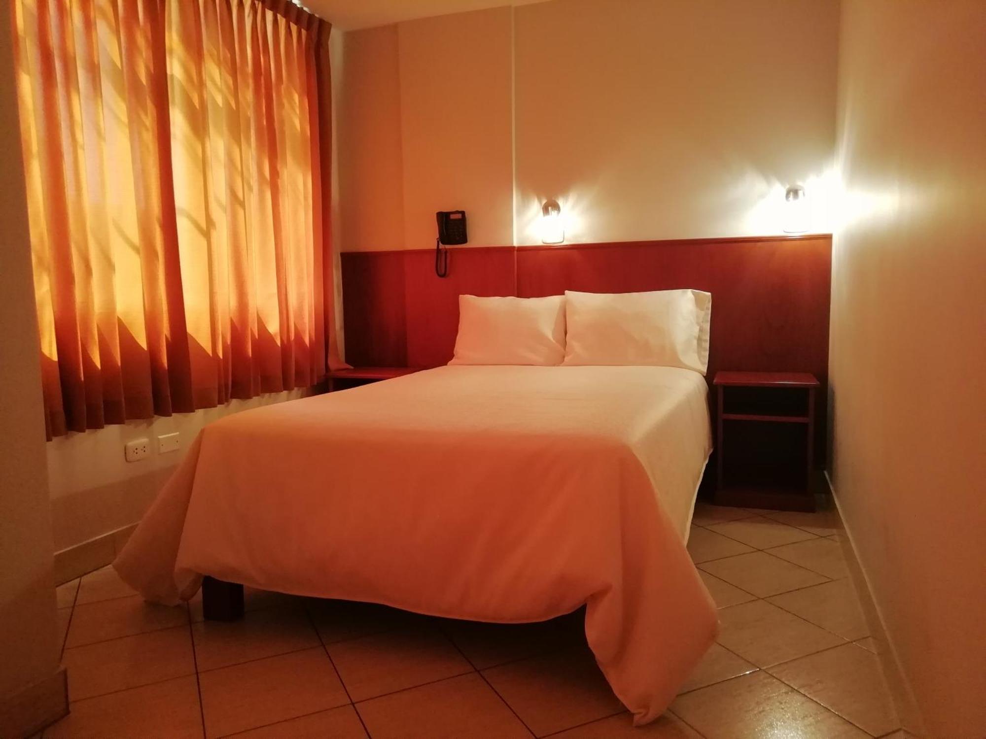 Hostal Vasco Такна Екстериор снимка